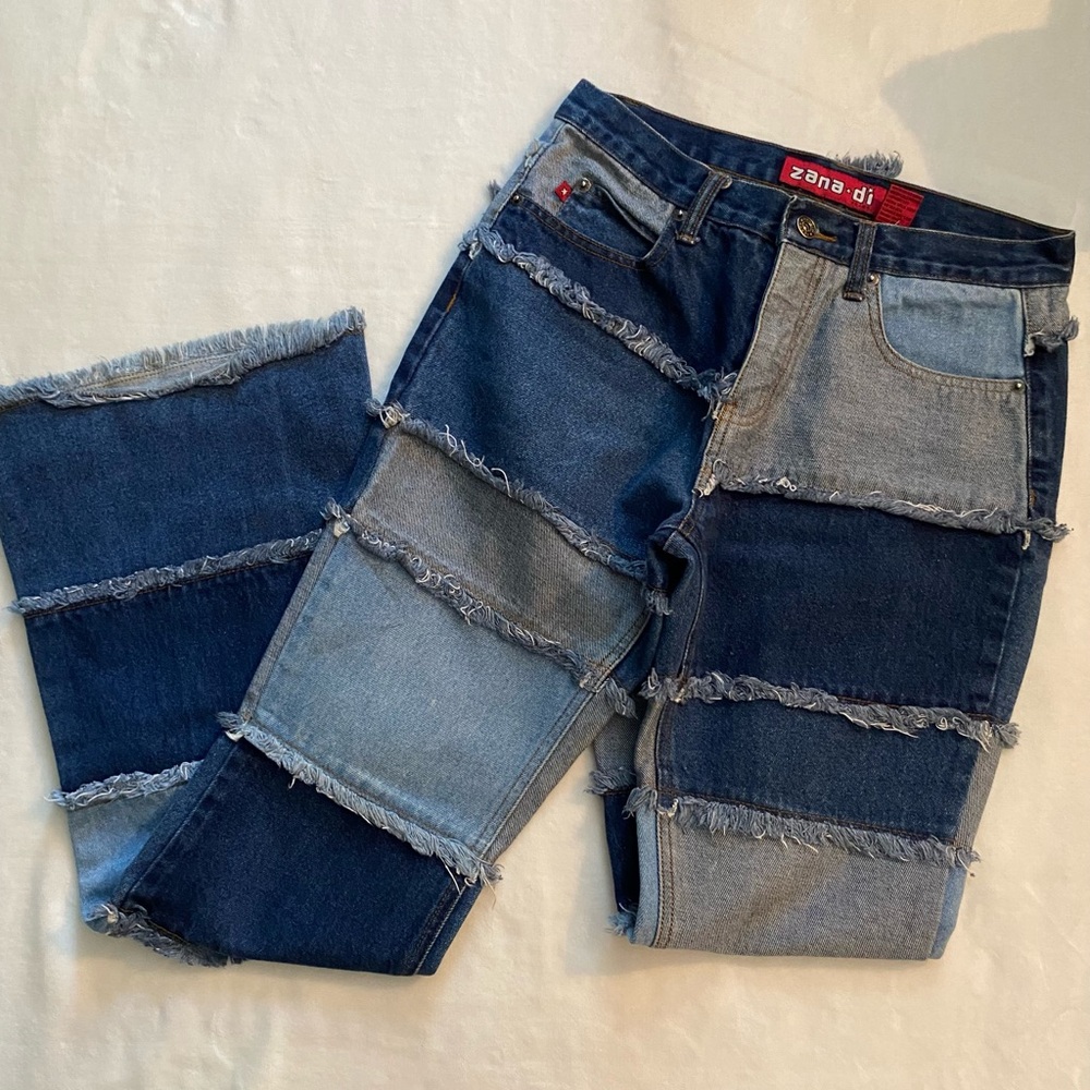 VINTAGE THRIFTED JEANS